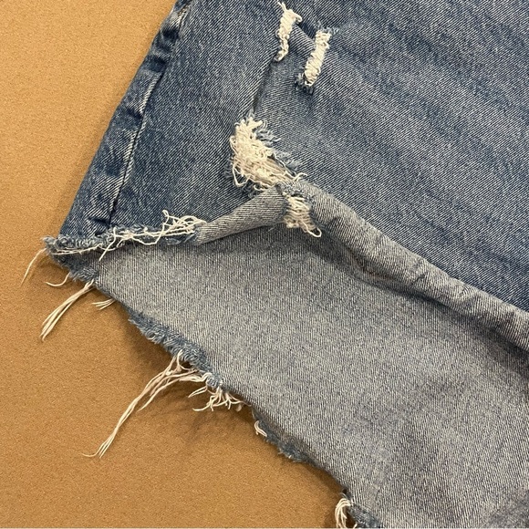 Abercrombie & Fitch Curve Love The Mom Short High Rise Distressed Size 34/18 - Picture 2 of 11